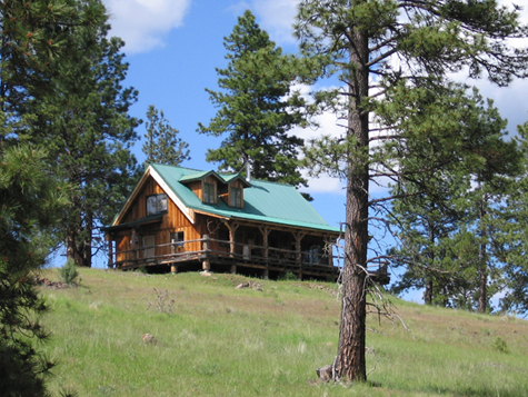 Impressive Hilltop off-the-grid Cabin